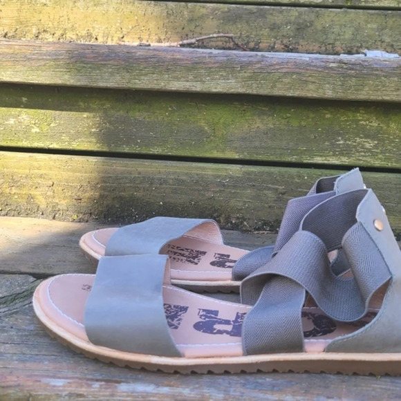 SOREL *Olive Green* Strappy Ella Sandals Size 7 - Picture 6 of 10